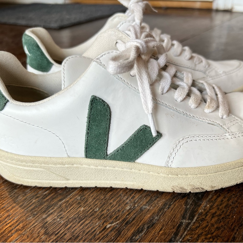 Veja v-12 white with green suede